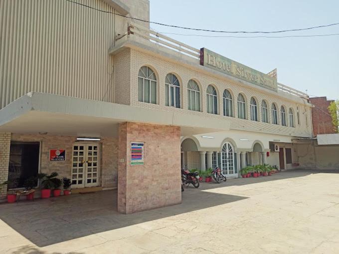 Hotel Silver Sand Мултан Экстерьер фото
